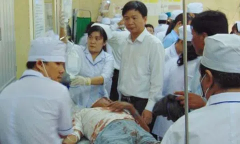 Kinh hoàng người đàn ông cầm dao đi khắp xóm, chém 11 người thương vong